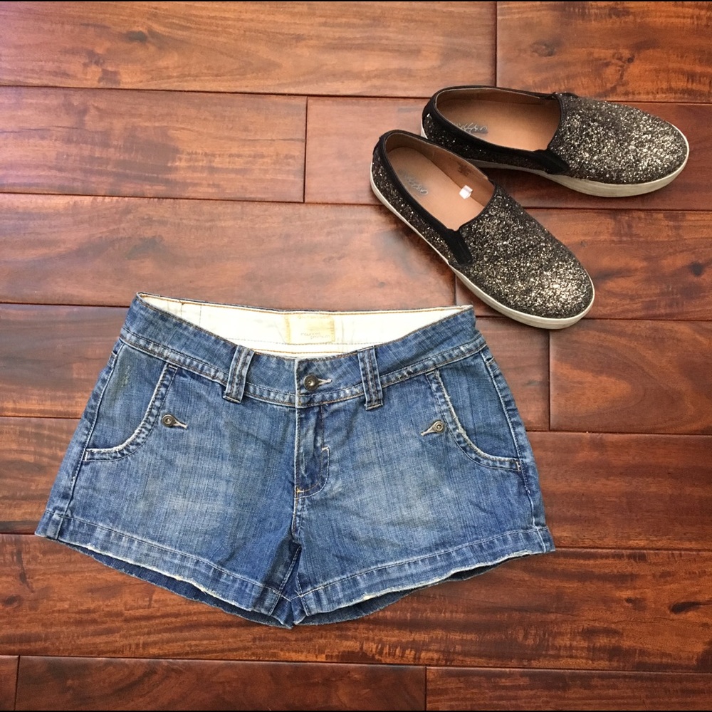 Maurices Denim Hot Pants Shorts Size 5/6 GUC